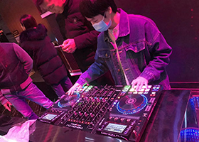 KTV设计师陈秒变DJ.C